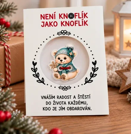 Knoflík štěstí – medvídek v modrém kabátku