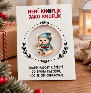 Knoflík štěstí – medvídek v modrém kabátku